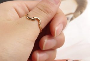 Mơ thấy nhẫn vàng bị gãy